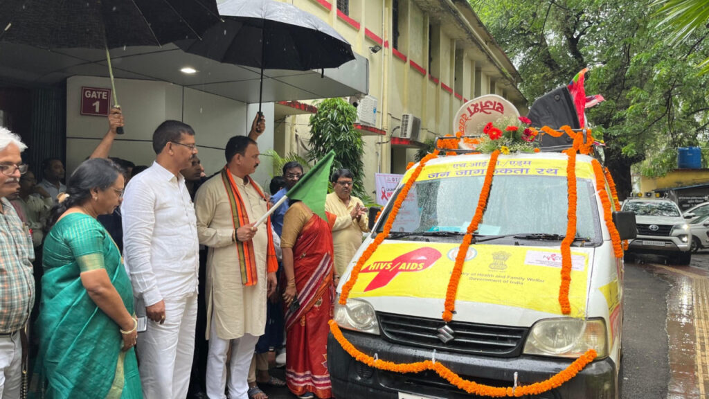 shyam-bihari-jaiswal-iec-campaign-inauguration-vehicle